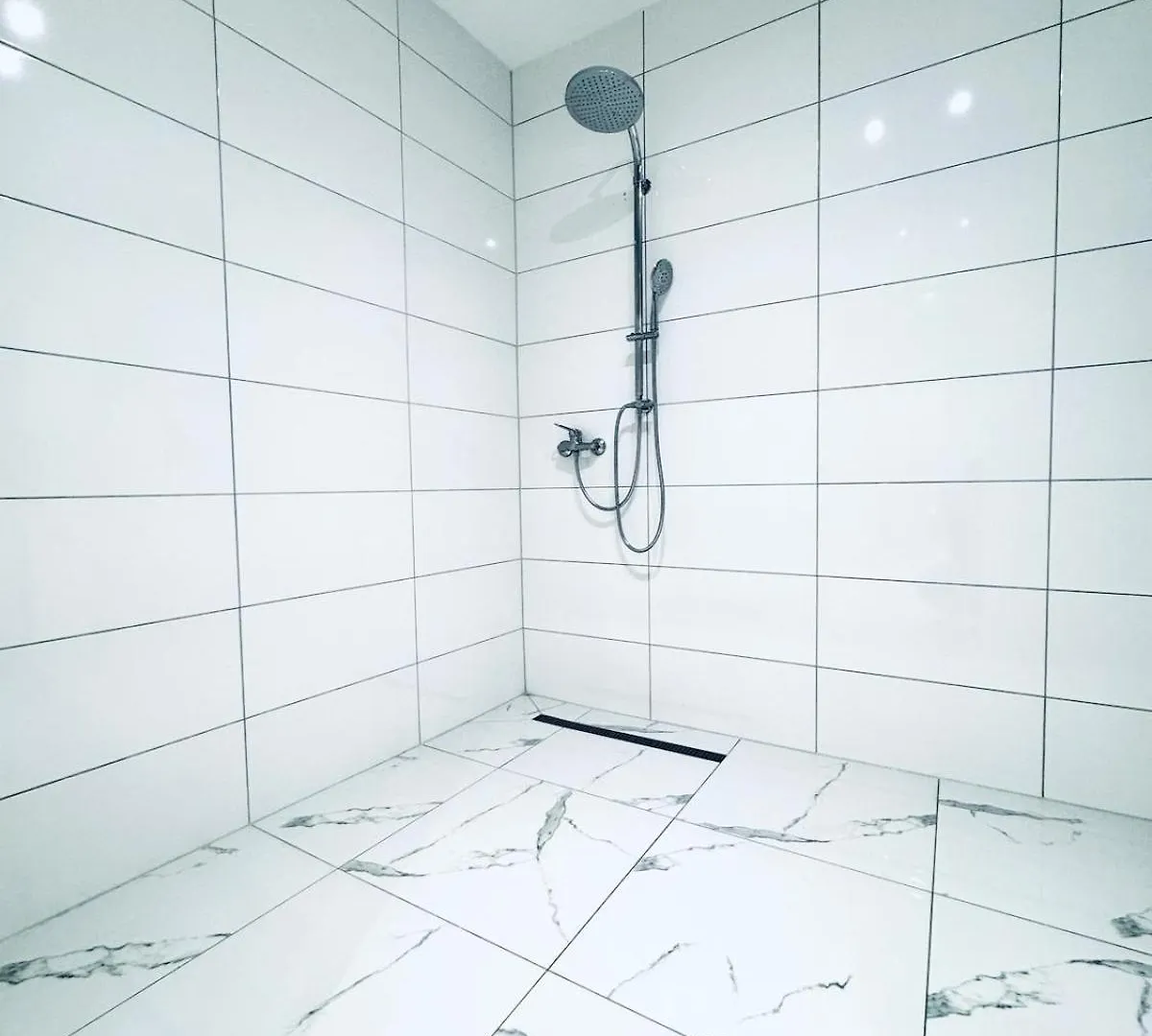 Lovely 4Br Apt Near Kaufpark Alterlaa Βιέννη 0*,