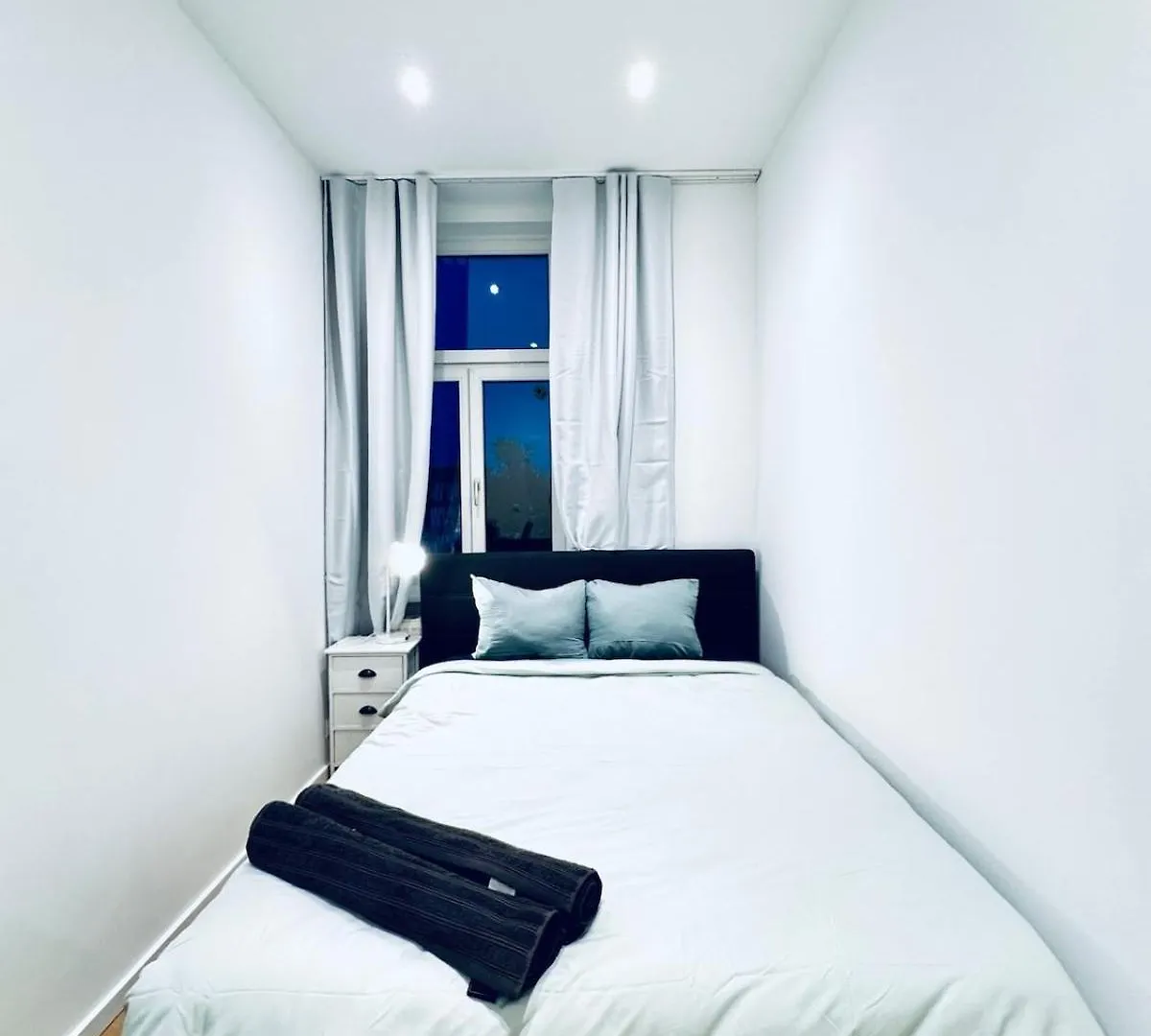 アパート Lovely 4Br Apt Near Kaufpark Alterlaa ウィーン オーストリア