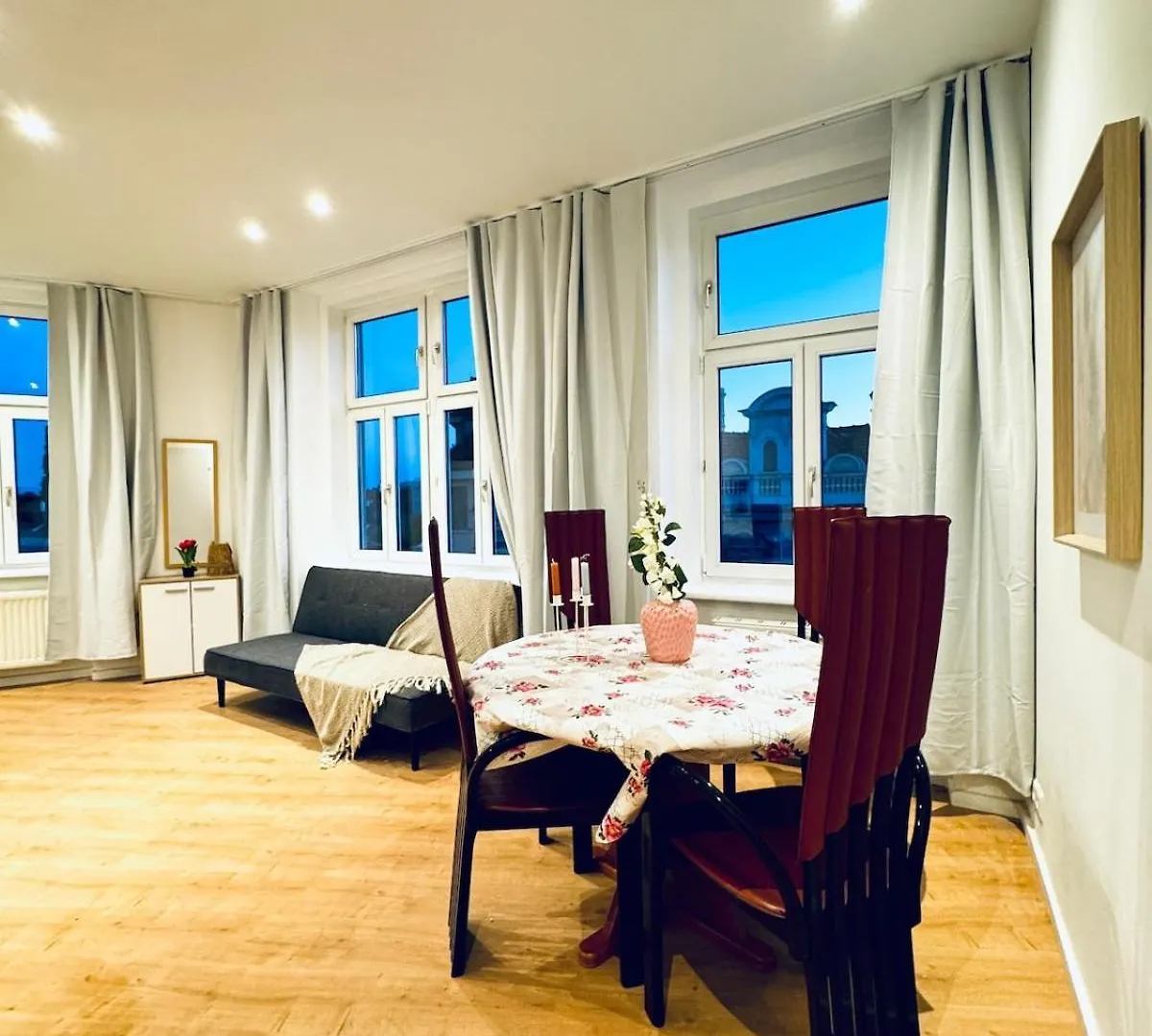 Lovely 4Br Apt Near Kaufpark Alterlaa ウィーン アパート