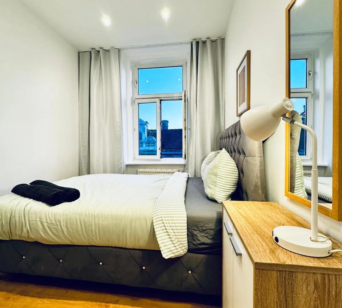 アパート Lovely 4Br Apt Near Kaufpark Alterlaa ウィーン