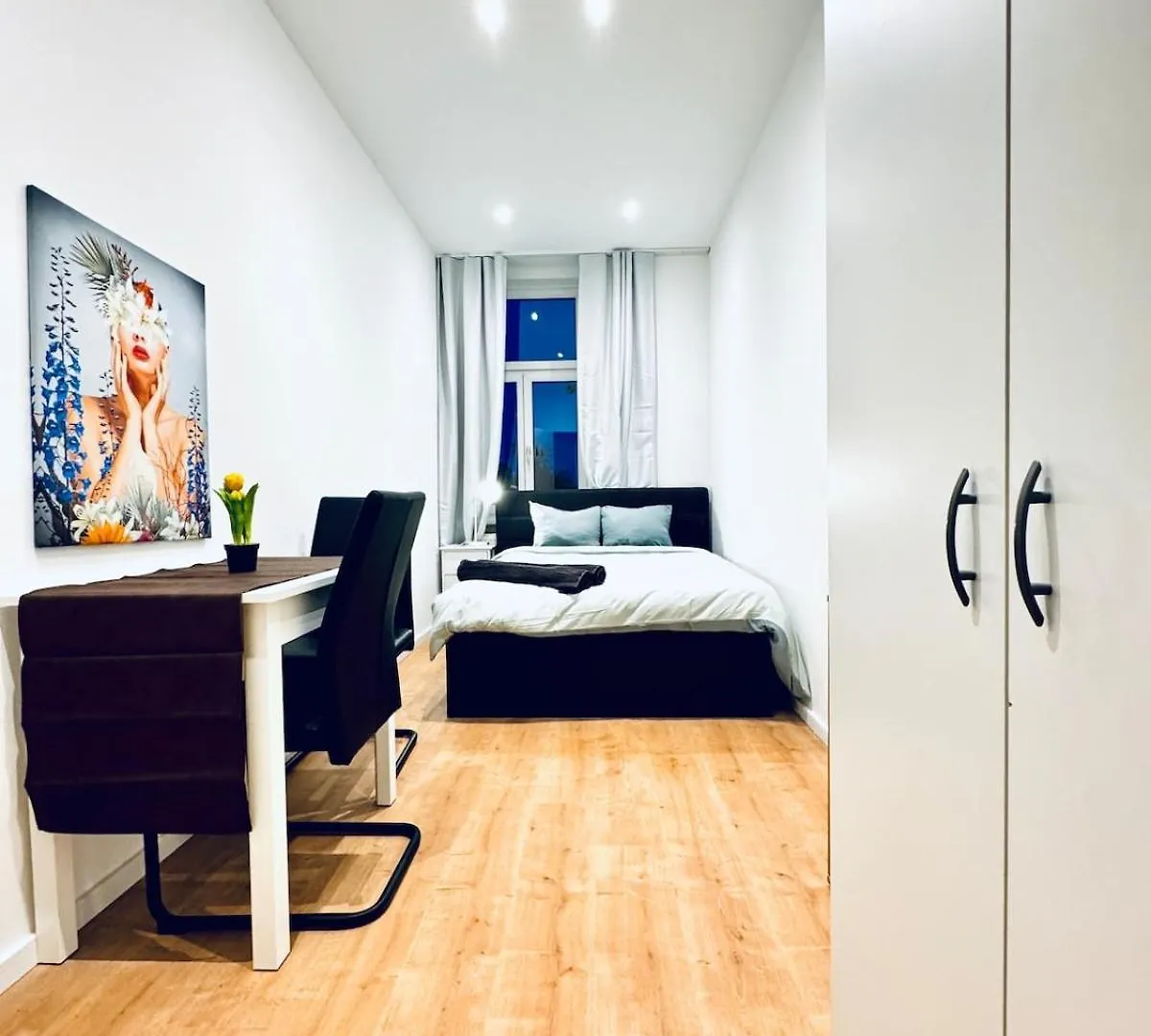 アパート Lovely 4Br Apt Near Kaufpark Alterlaa ウィーン