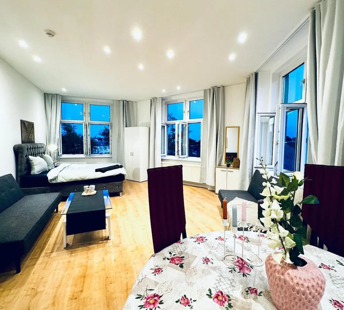 Lovely 4Br Apt Near Kaufpark Alterlaa ウィーン アパート