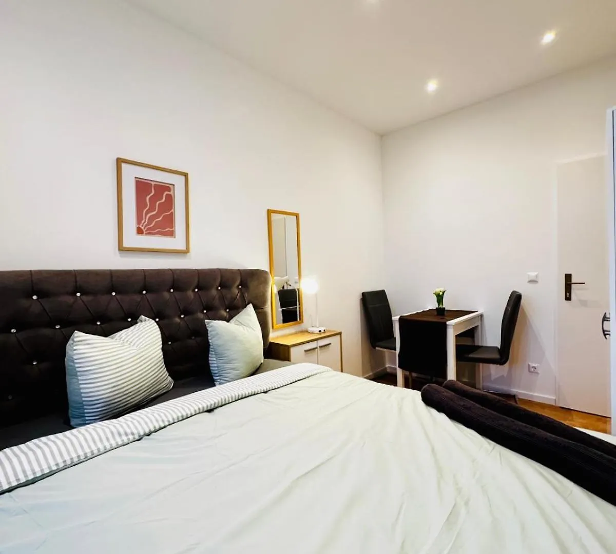 Lovely 4Br Apt Near Kaufpark Alterlaa ウィーン アパート
