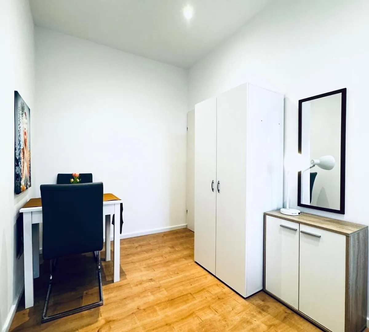 アパート Lovely 4Br Apt Near Kaufpark Alterlaa ウィーン オーストリア